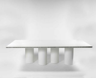 'Blanche' table