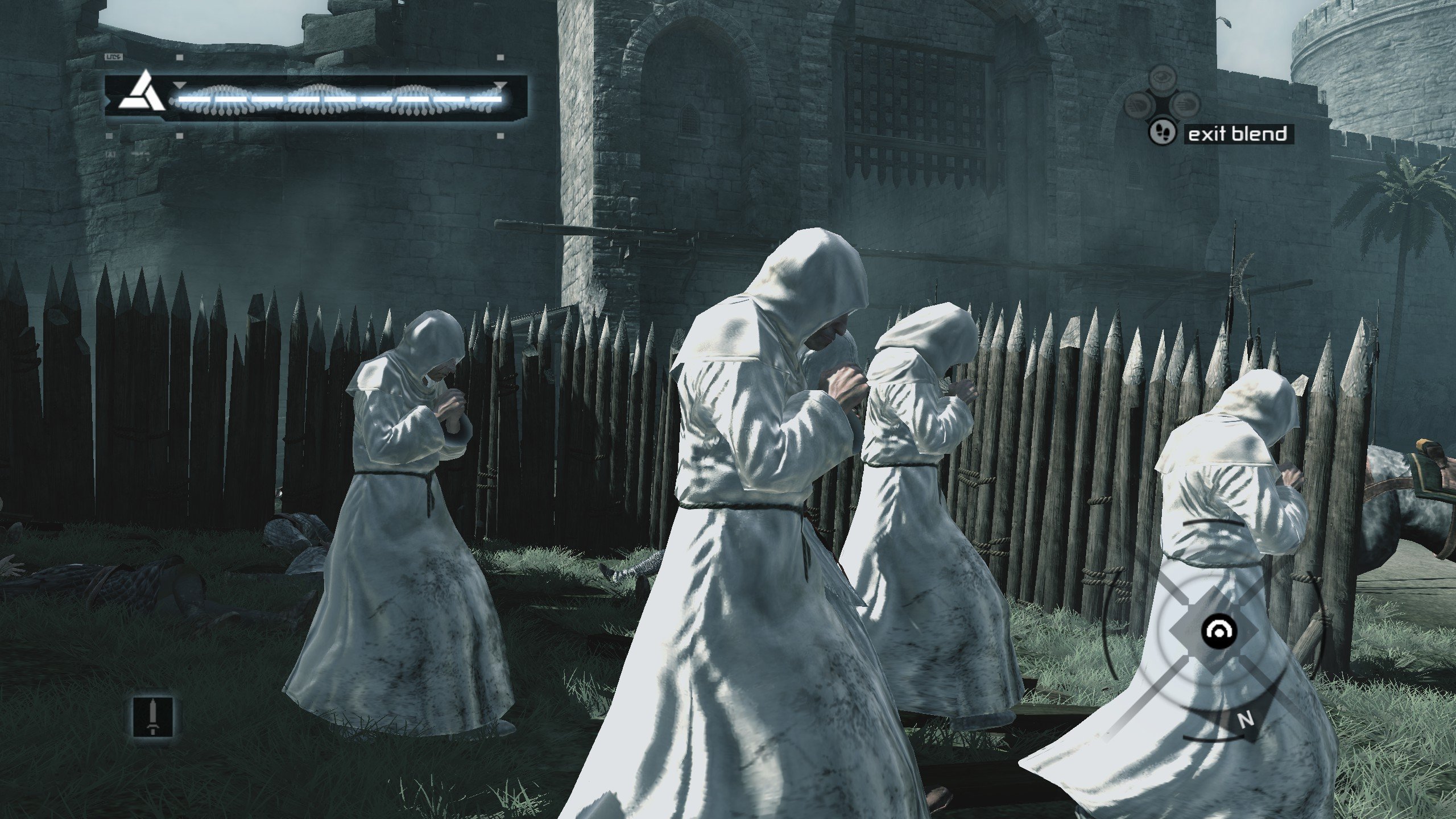 Der Spieler mischt sich unter Priester im ursprünglichen Assassin's Creed.