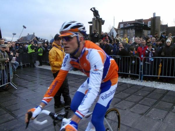 Lars Boom flashes past on his way to the start