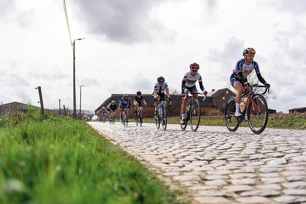 Megan Guarnier, Ashleigh Moolman Pasio and Lotta Lepist&ouml; well positioned across the penultimate set of of cobbles - Pajot Hills Classic 2016