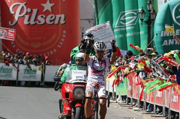 Victor Hugo Pena (Rock Racing) takes stage 12.