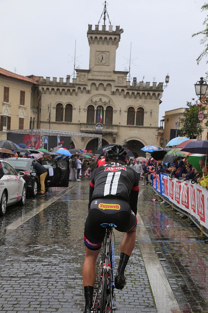 Giant-Alpecin heads to the stage 8 start line in Fiuggi