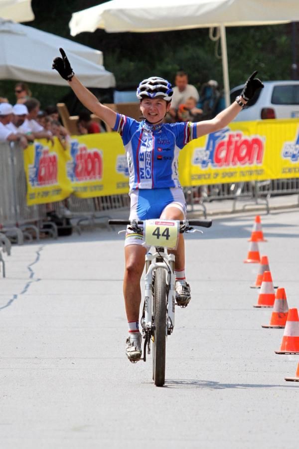 Tanja Žakelj (Mbk Orbea) takes the women's win.