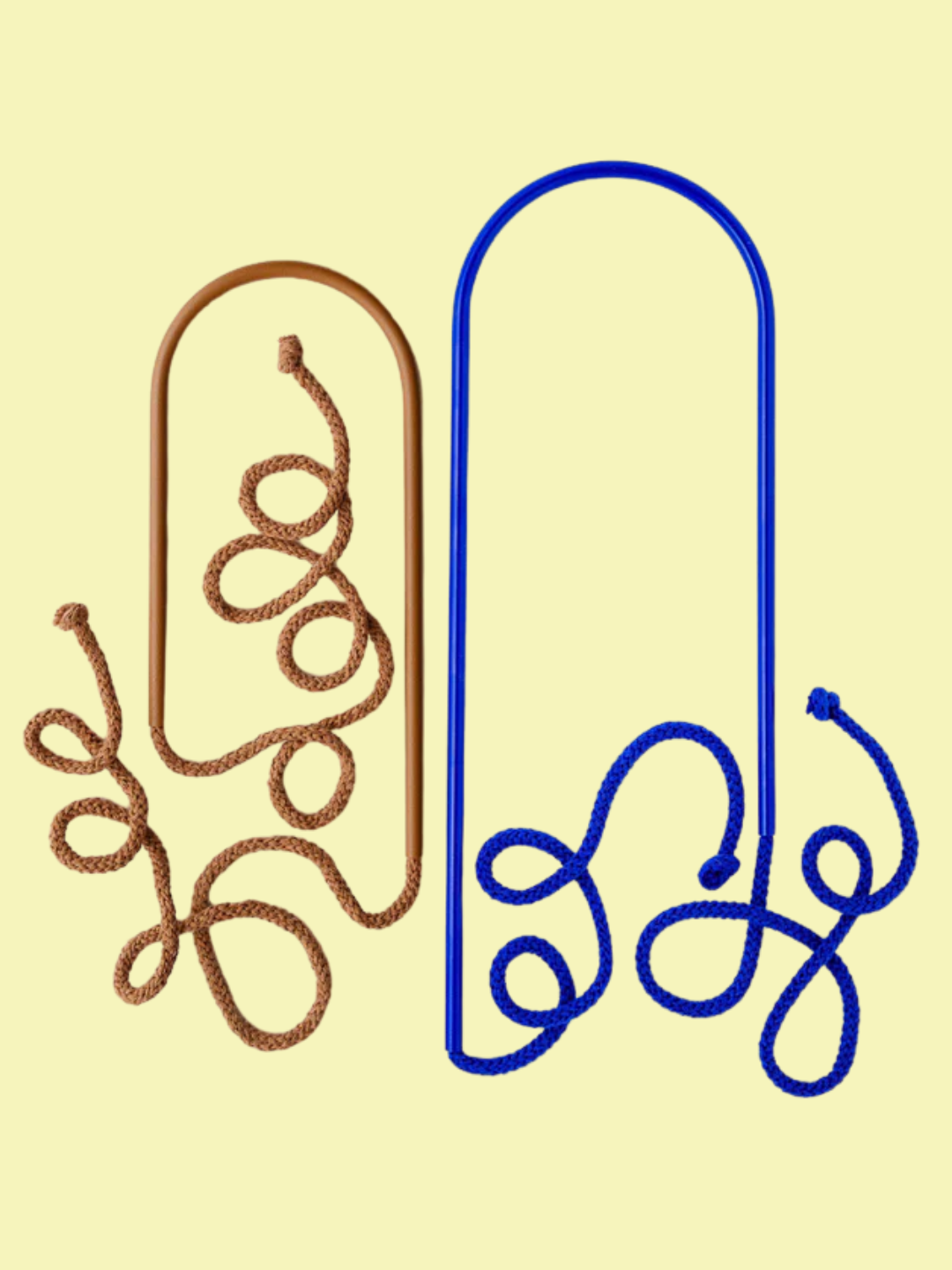 A blue and terracotta brown arched plant straw set