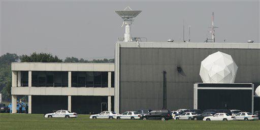 Man Kills Self, Hostage at NASA&#039;s Johnson Space Center