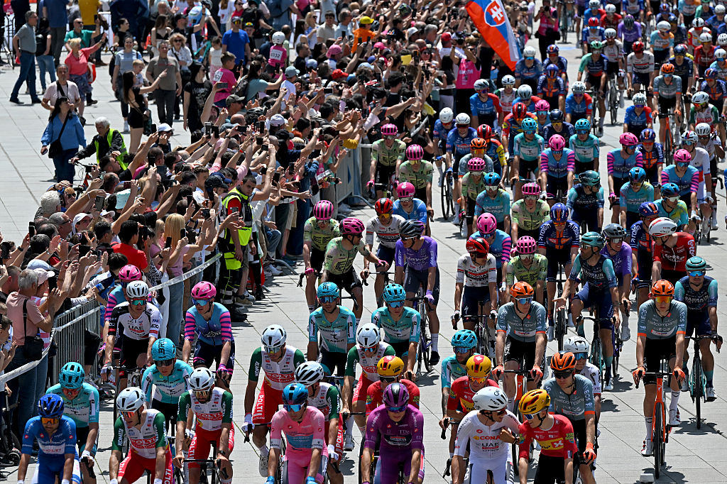 Giro d'Italia stage 3 LIVE: Jonathan Milan, Paul Magnier and Tobias Lund Andresen braced for a bunch sprint rematch 