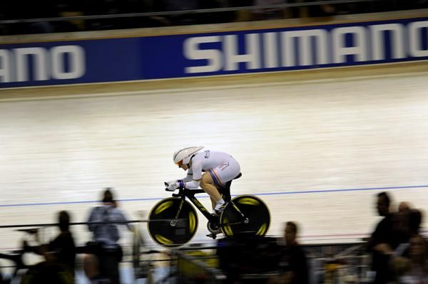 Anna Meares (Australia) en route to gold in the 500m time trial.