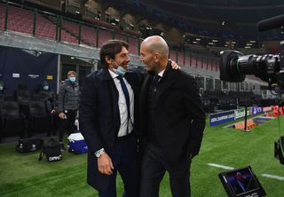 Head Coach of FC Internazionale Antonio Conte shakes hands with the head coach of Real Madrid Zinédine Zidane before the UEFA Champions League Group B stage match between FC Internazionale and Real Madrid at Stadio Giuseppe Meazza on November 25, 2020 in Milan, Italy.
