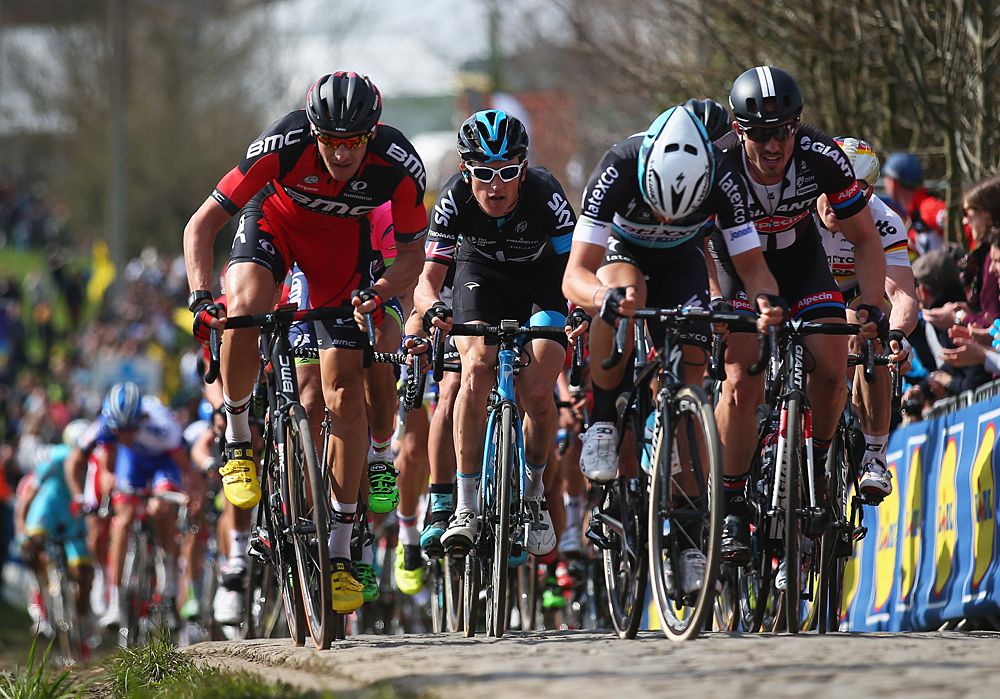 The peloton on the Paterberg