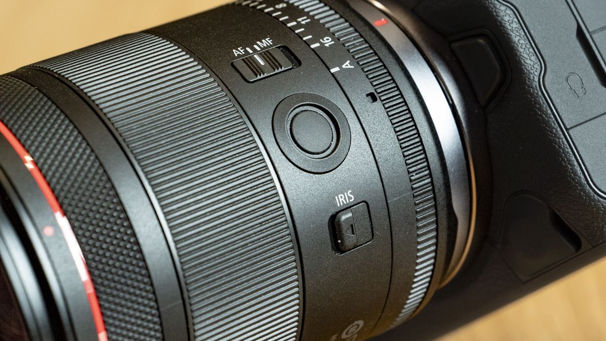 Closeup of the Canon RF 20mm F1.4L VCM lens' controls