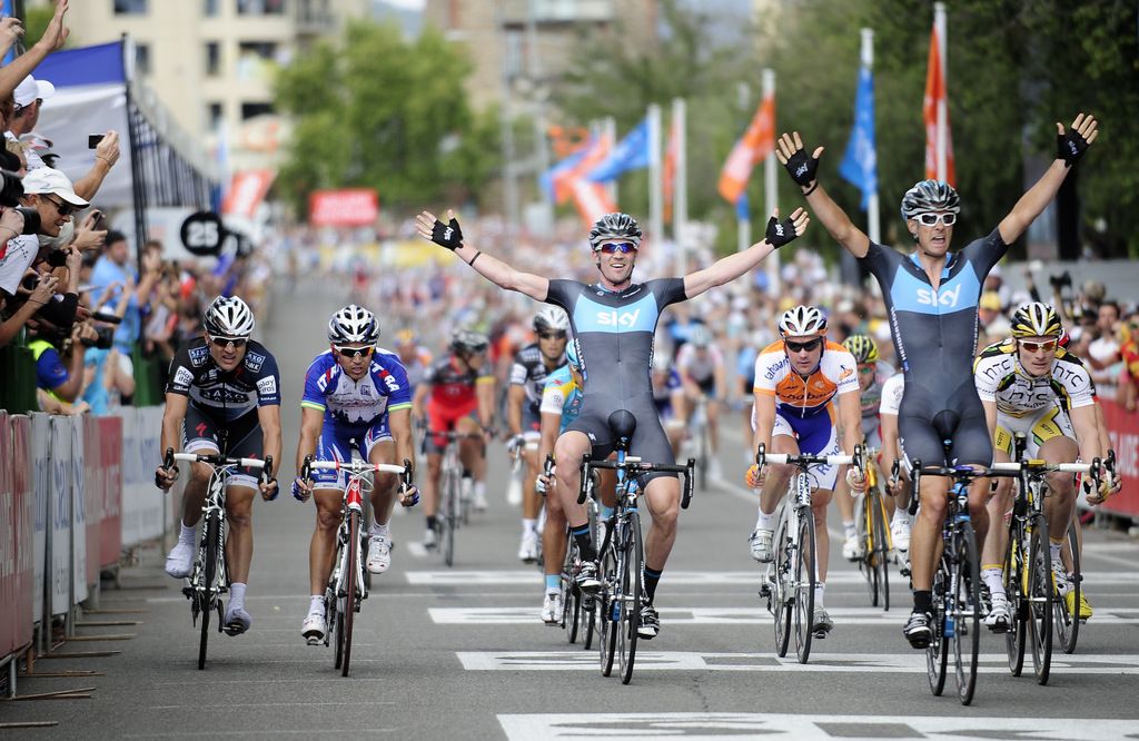 Team Sky go one-two with Greg Henderson and CJ Sutton in the pre-race Down Under criterium in 2010