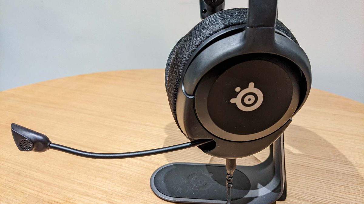 Steelseries Arctis Nova 1 Review 