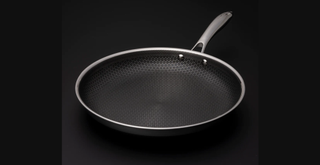 A non-stick stainless steel pan by HexClad