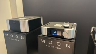 Moon North 891 streaming amp and 861 power amp