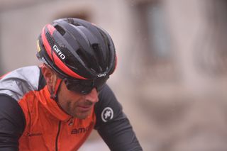 Damiano Caruso battles the elements early on stage 5