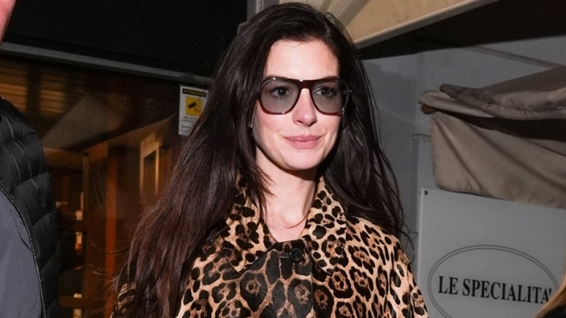 Anne Hathaway Tests the "Groundbreaking" Way to Style White Jeans for Spring Like an Italian Girl