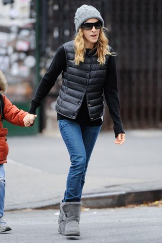 Sarah Jessica Parker wears UGG boots in New York 2010