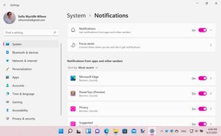 Windows 11 notifications hero