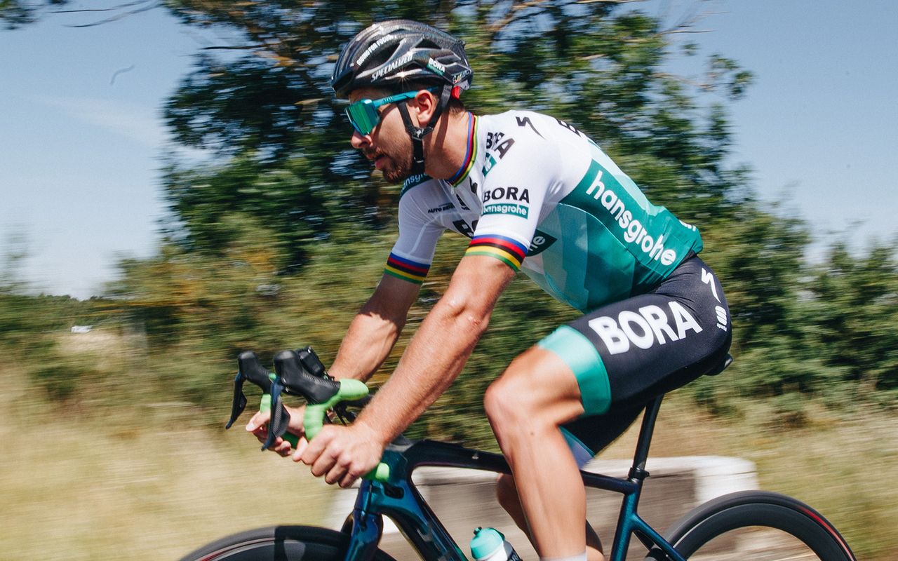 Bora-hansgrohe switched to jerseys with white shoulders for this year's race