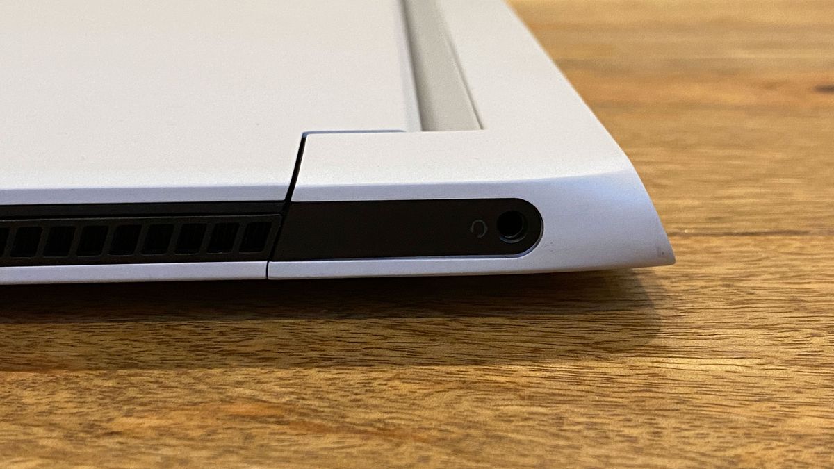 Alienware x15