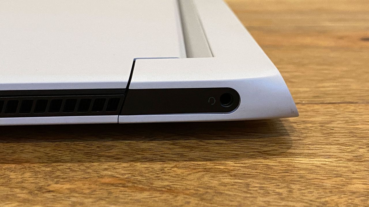 Alienware x15