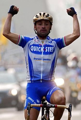 Paolo Bettini (Quickstep) enjoyed this one