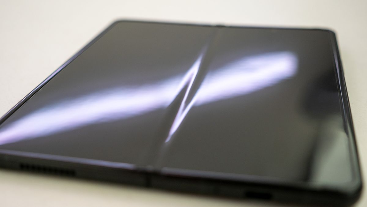 Galaxy Z Fold 3 screen wear and tear after 10 months' usage