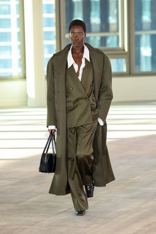 A model walks the runway during the Stella McCartney Womenswear Fall/Winter 2025-2026 show as part of Paris Fashion on March 05, 2025 in Paris, France.