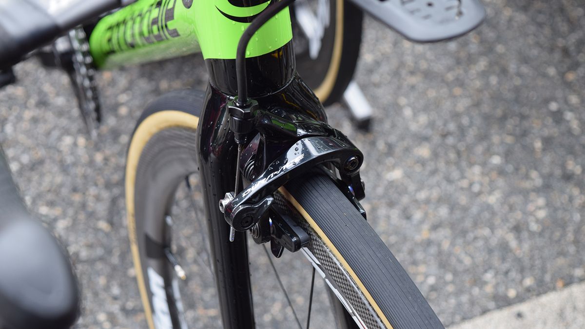Shimano Dura-Ace R9100 rim brakes provide the stopping power front and rear