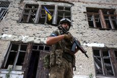 Ukrainian soldier in Urozhaine