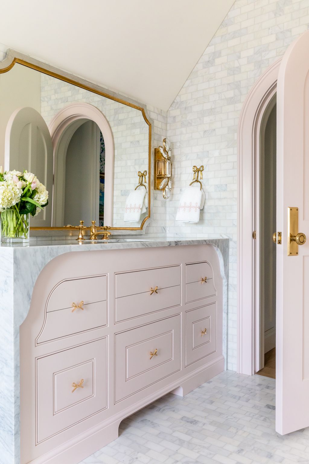 10 colors that go with light pink | Livingetc