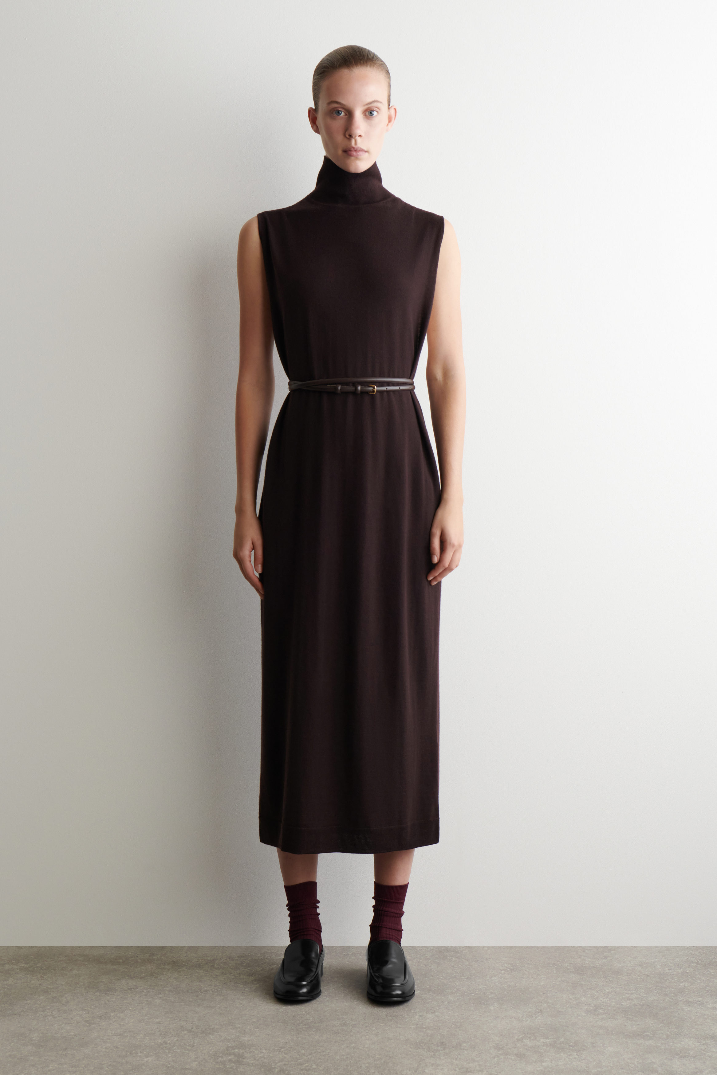 uwZ5qeJF8whDNbUg6qctQF 21 ARKET و COS و ZARA يشتريون خزانة ملابس مستوحاة من الفرنسية