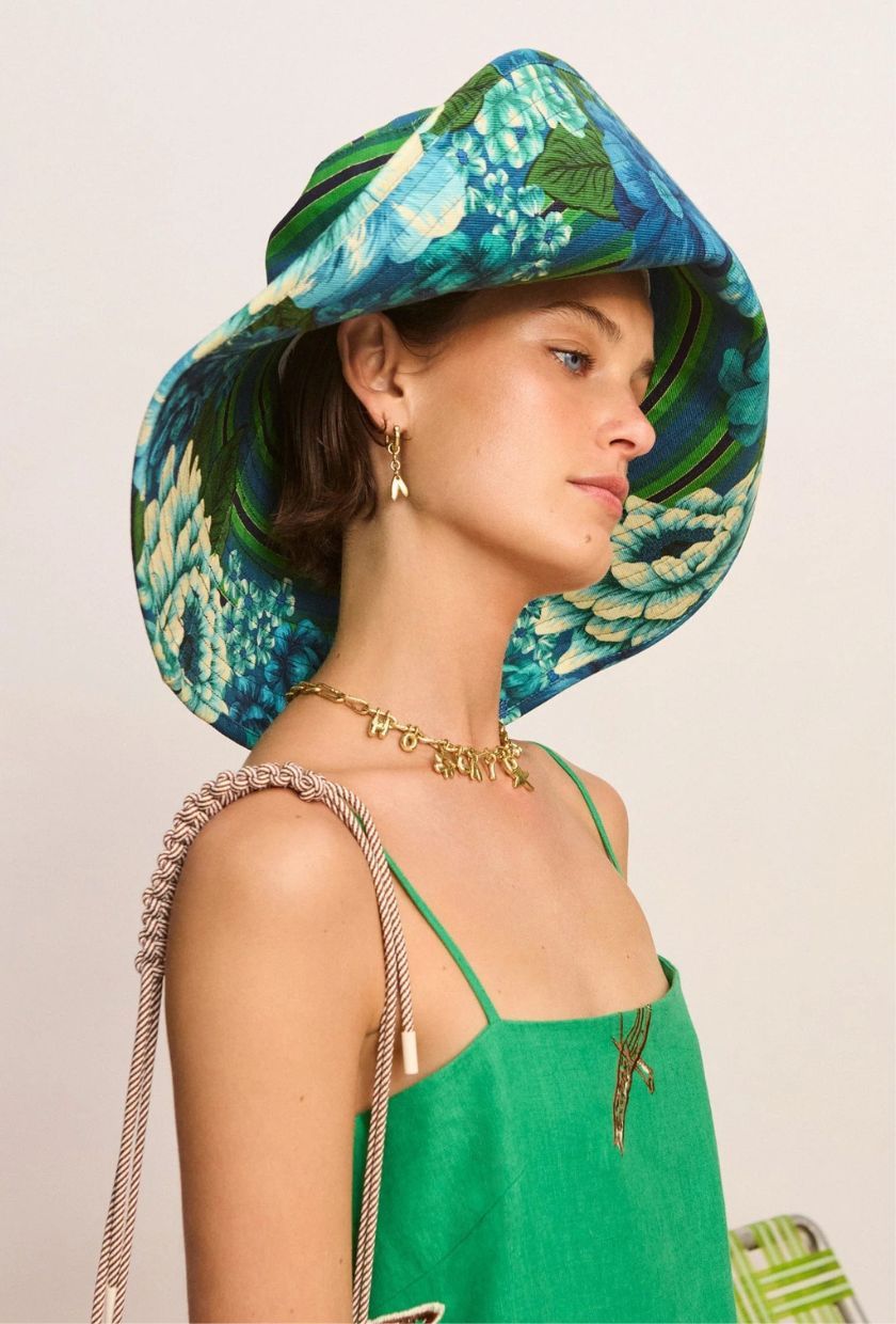 Alémais, Margo Sunhat