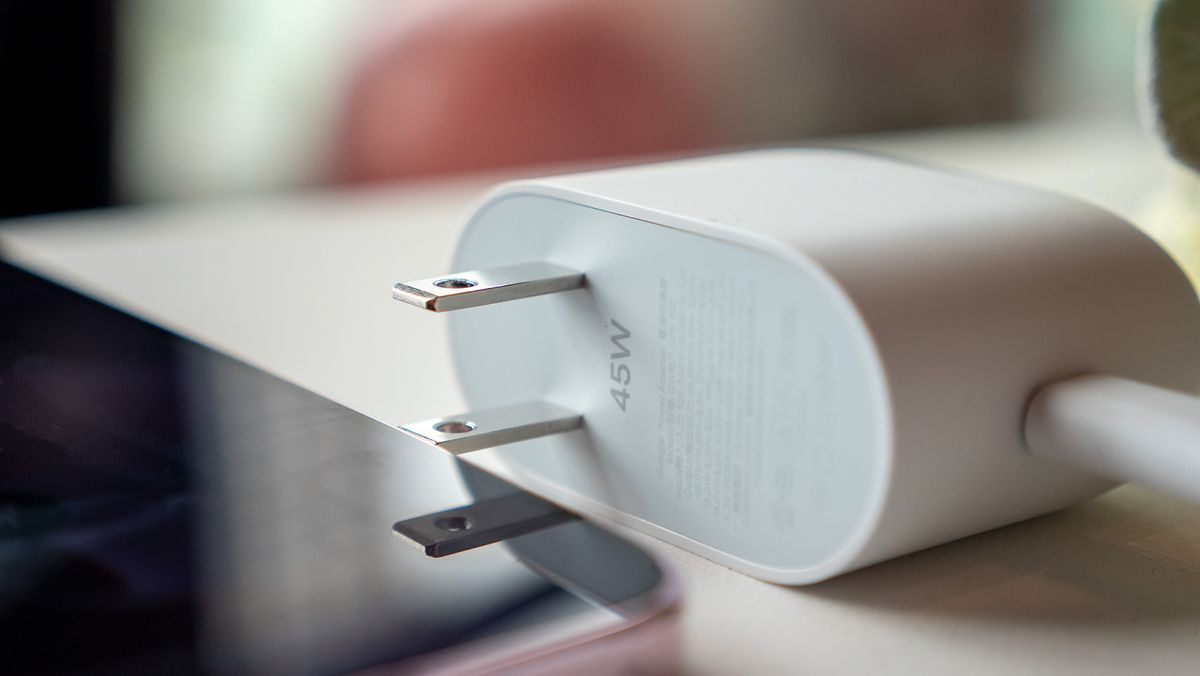 Charging the Google Pixel 9 Pro XL with Google's 45W Pixel charger