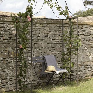 Charlbury rose arch