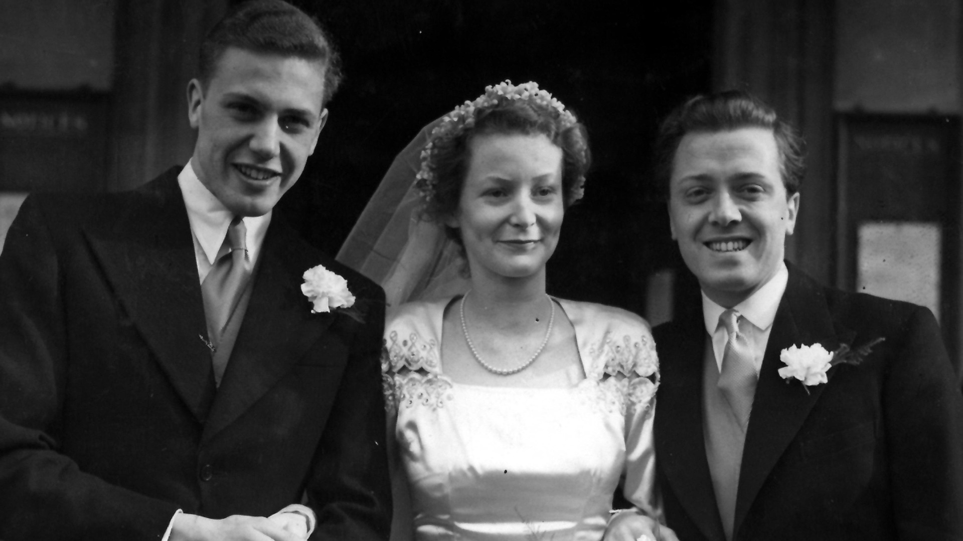 Sir David Attenborough and Jane Oriel on their wedding day