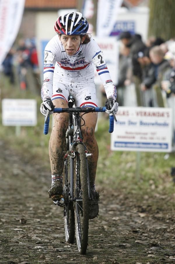 Helen Wyman solos to victory in Oudenaarde