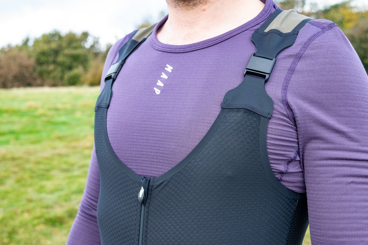 A man wearing a pair of Nalini Ergo X Warm winter bibtights