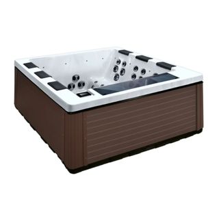 A Luxuria Spas 240 hot tub