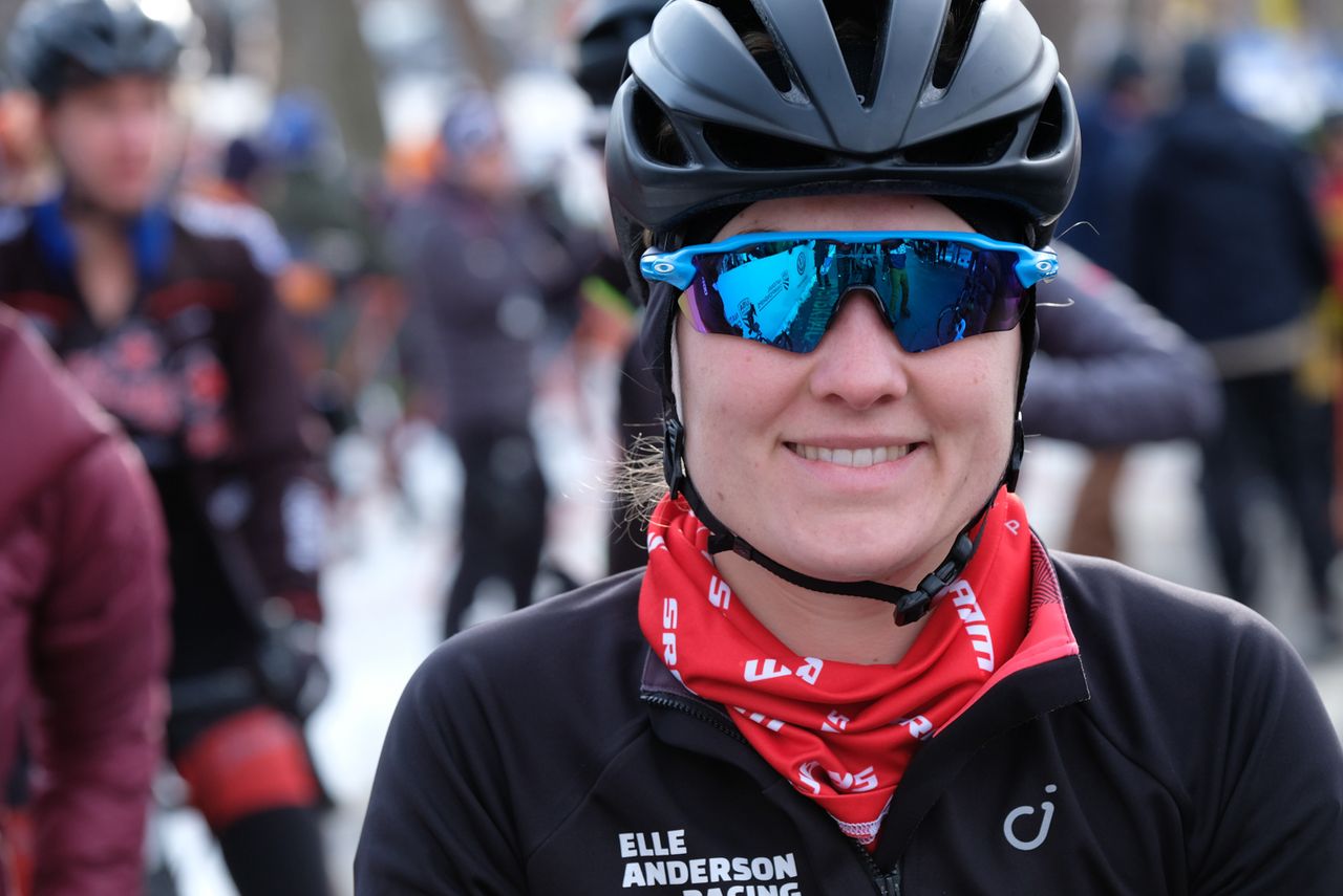 Elle Anderson (Elle Anderson Racing) on the front row