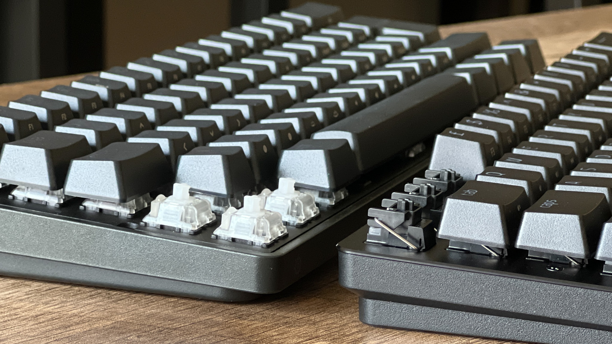 Razer Huntsman Analog Mini vs SteelSeries Apex Pro Mini switches