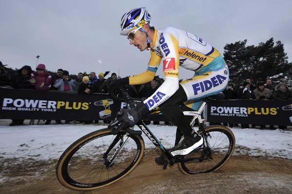 Rob Peeters (Telenet Fidea) representing at the Belgian championships.