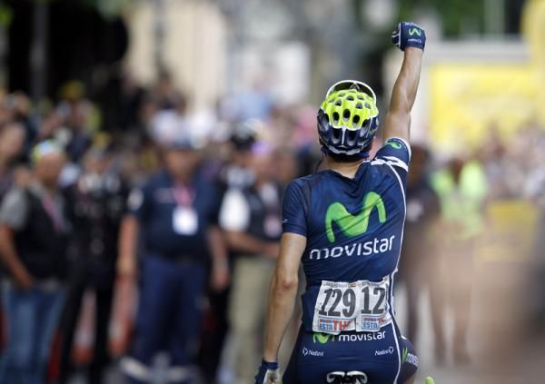 Francisco Ventoso (Movistar) raises his arms in victory
