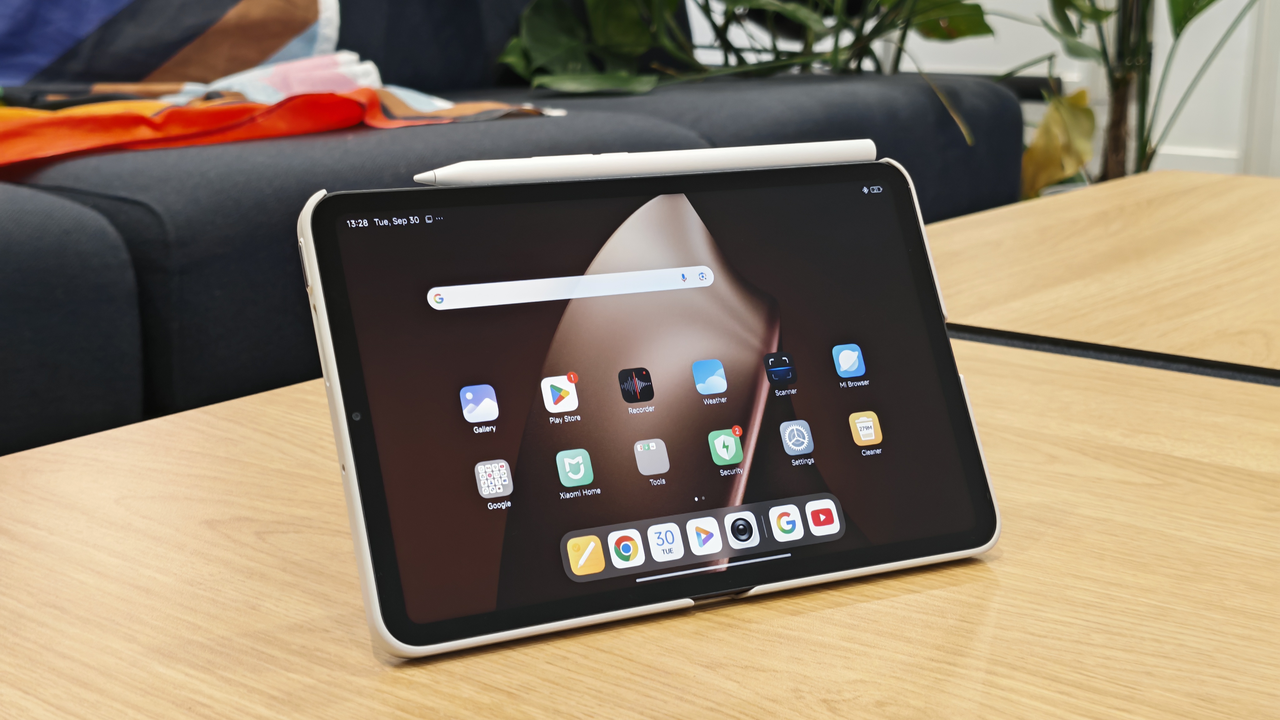 Xiaomi Pad Mini on a table