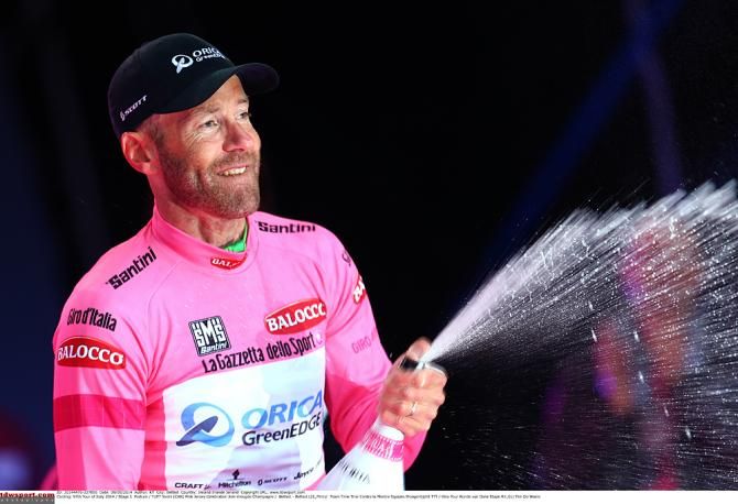 Svein Tuft became the first maglia rosa after Orica-GreenEdge won the team time trial.