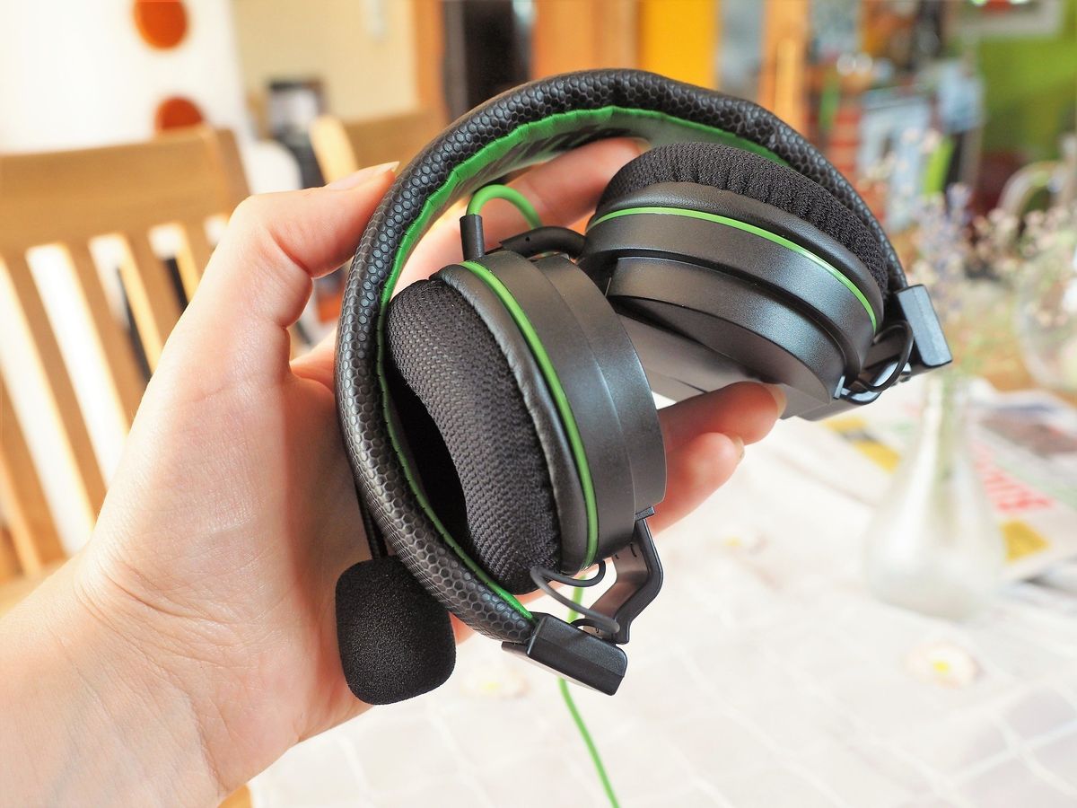 Snakebyte Head:Set X [Review]: Palm-sized Xbox headset, big audio ...