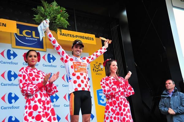 In addition to winning stage 12, Samuel S&aacute;nchez now leads the mountains classification.