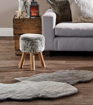 Aldi rugs and stool