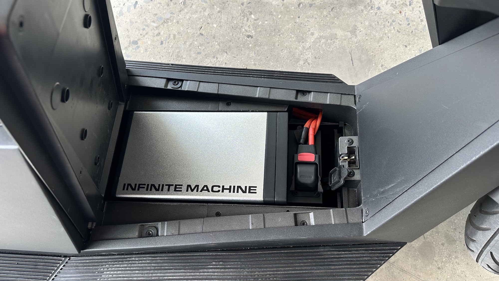 Infinite Machine P1 battery compartment
