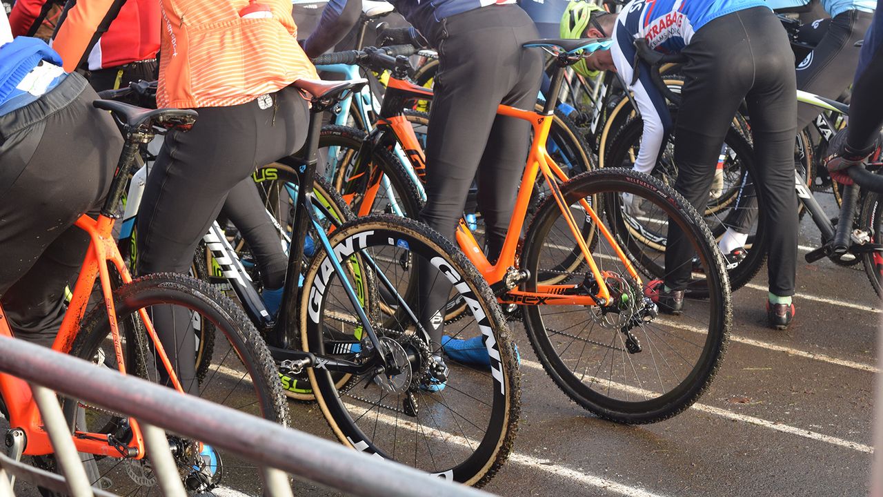 Giant CXR 0 tubular wheels were used by a handful of riders